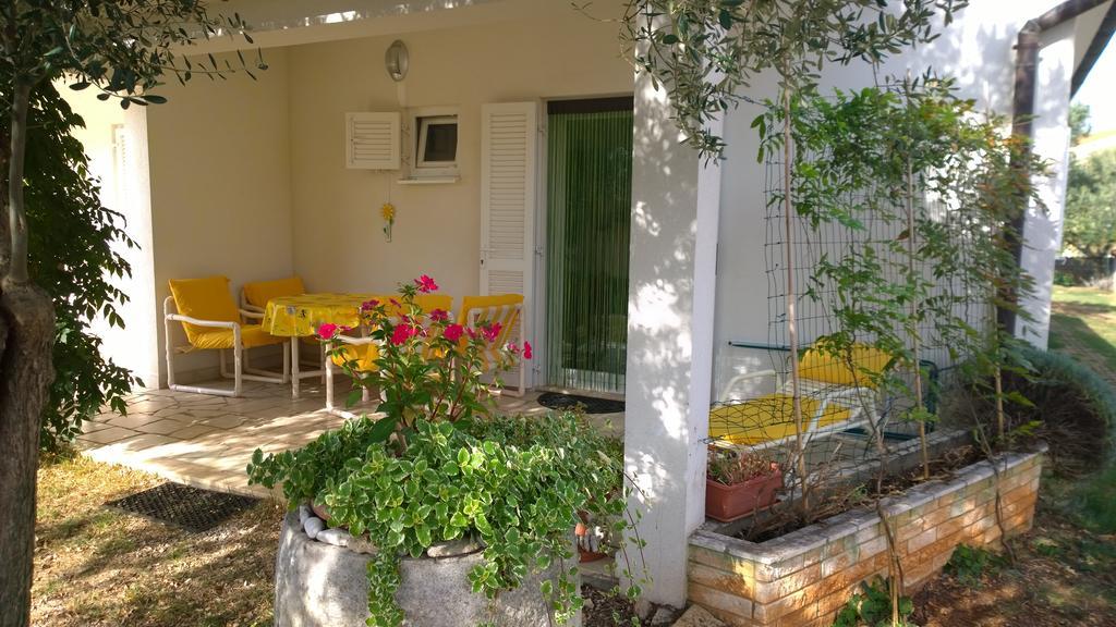 Apartment Free Parking Big Garden เปโรย ภายนอก รูปภาพ